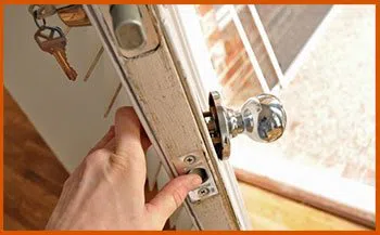 Centreville Locksmith Service Centreville, VA 703-270-6009 - 12-changing-locks